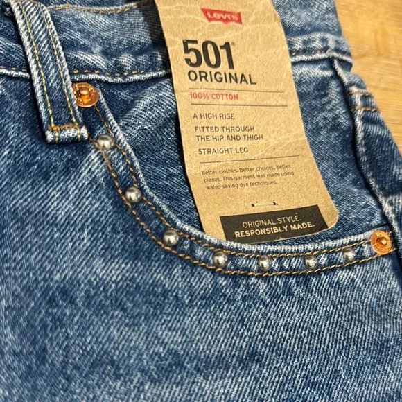 Levi's Classic Blue 501 Jeans - Picture 3 of 5